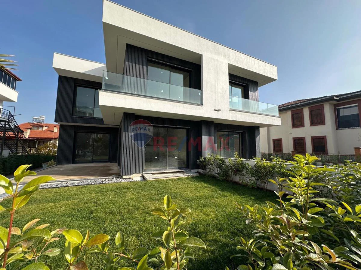 remax-model-den-yenisehir-de-mukemmel-konumda-satilik-luks-villa